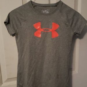 Underamour youth medium t-shirt
